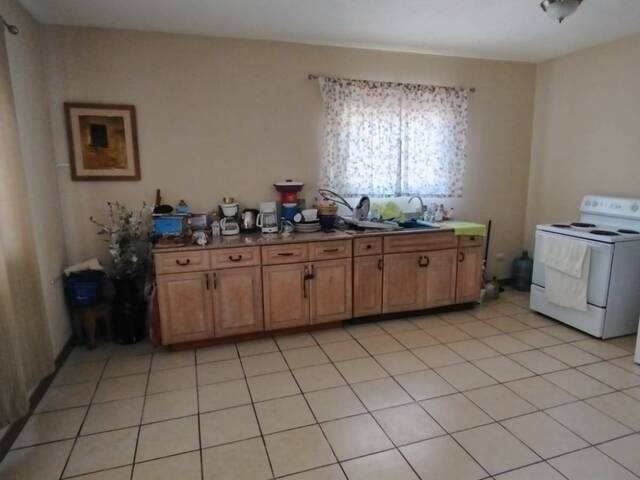 #351 - Casa para Venta en Ciudad de Guatemala - Guatemala - 2