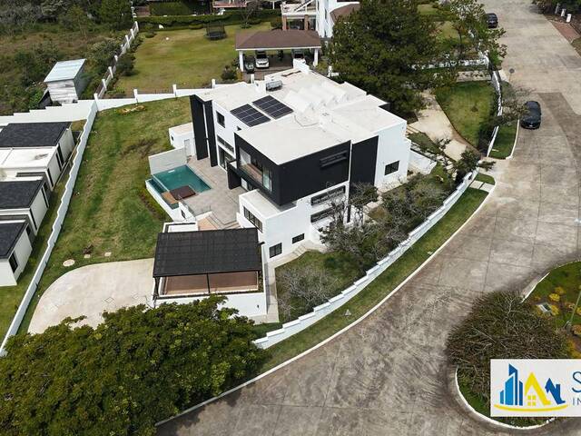 #511 - Casa para Venta en Ciudad de Guatemala - Guatemala - 1